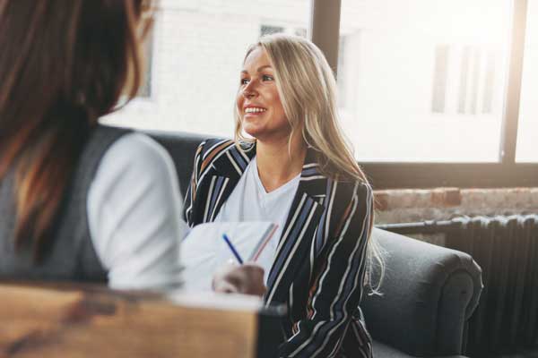 Consultant avec un potentiel candidat